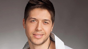 Jorge, un client pretentios! A rascolit cateva magazine in cautarea unui cadou pentru mama lui