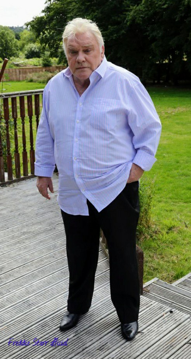 Doliu în lumea filmului. Freddie Starr a fost găsit fără suflare în locuința sa