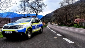 Un preot s-a crezut la cursele de Formula 1! Cu ce viteză l-au prins oamenii legii circulând la volanul autoturismului
