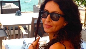 "Batrana doamna" nu stie ce sa mai faca ca sa fie in centrul atentiei. Mihaela Radulescu si-a aratat chilotii si s-a pus…