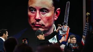 Elon Musk, dat în judecată de mii de oameni din Statele Unite. Cu ce i-a înfuriat miliardarul pe bugetarii din America