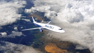 Avion românesc Blue Air, escortat de o escadrilă de vânătoare maghiară