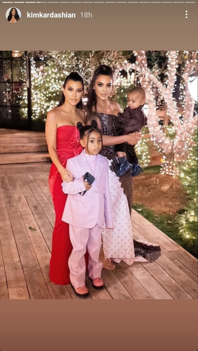 Kim Kardashian, gafă uriașă de ziua surorii sale. Amuzată, Kourtney Kardashian a publicat imaginile rușinoase | FOTO