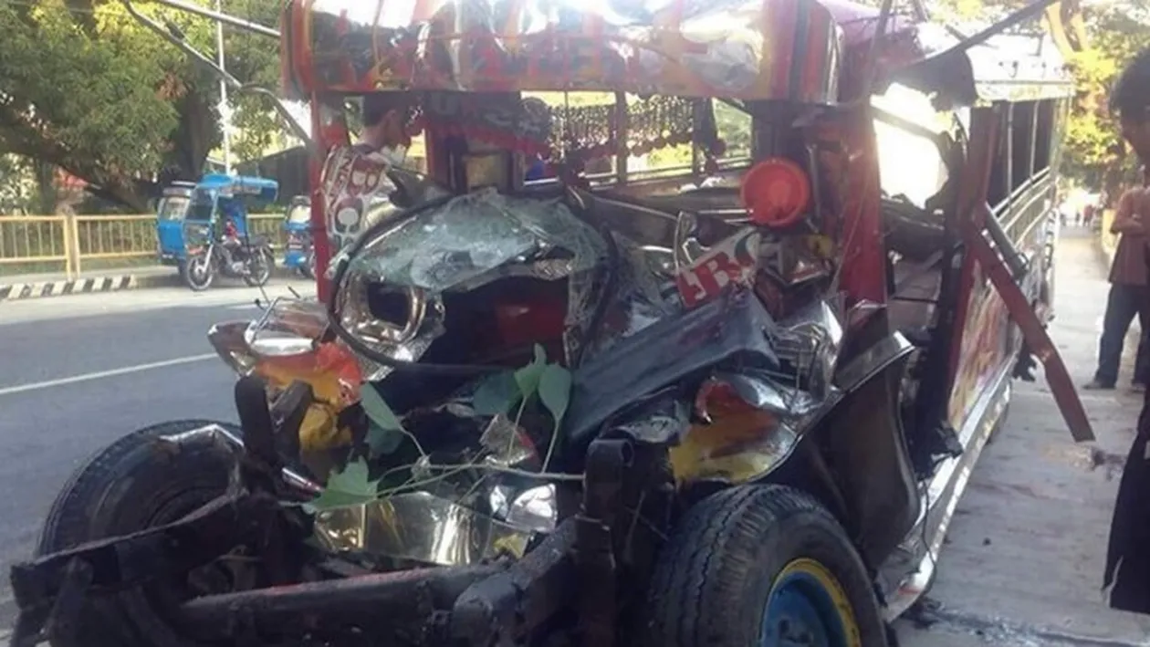 20 de membri ai unei familii au murit într-un accident rutier în drum spre slujba de Crăciun