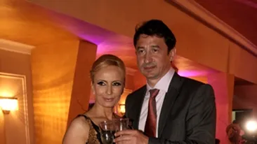 Daniela Gyorfi nu-l iarta pe Tal ca a iesit cu fetita ei la agatat  Il strang de gat!