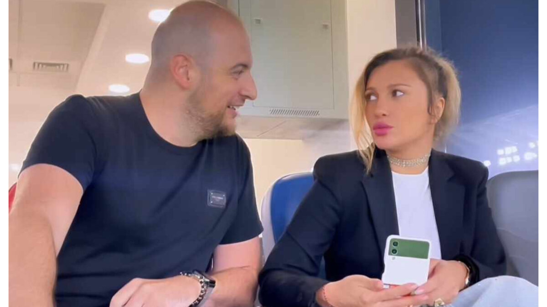 Moment genial cu Lora, în tribună la FCSB - Nordsjaelland. “Ai greșit drumul spre mall?”