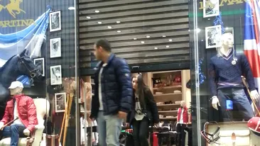 De cand a aflat ca Iuliana il poate inlocui in orice moment, iubitul a schimbat rapid macazul! Acum se afiseaza peste tot cu ea!