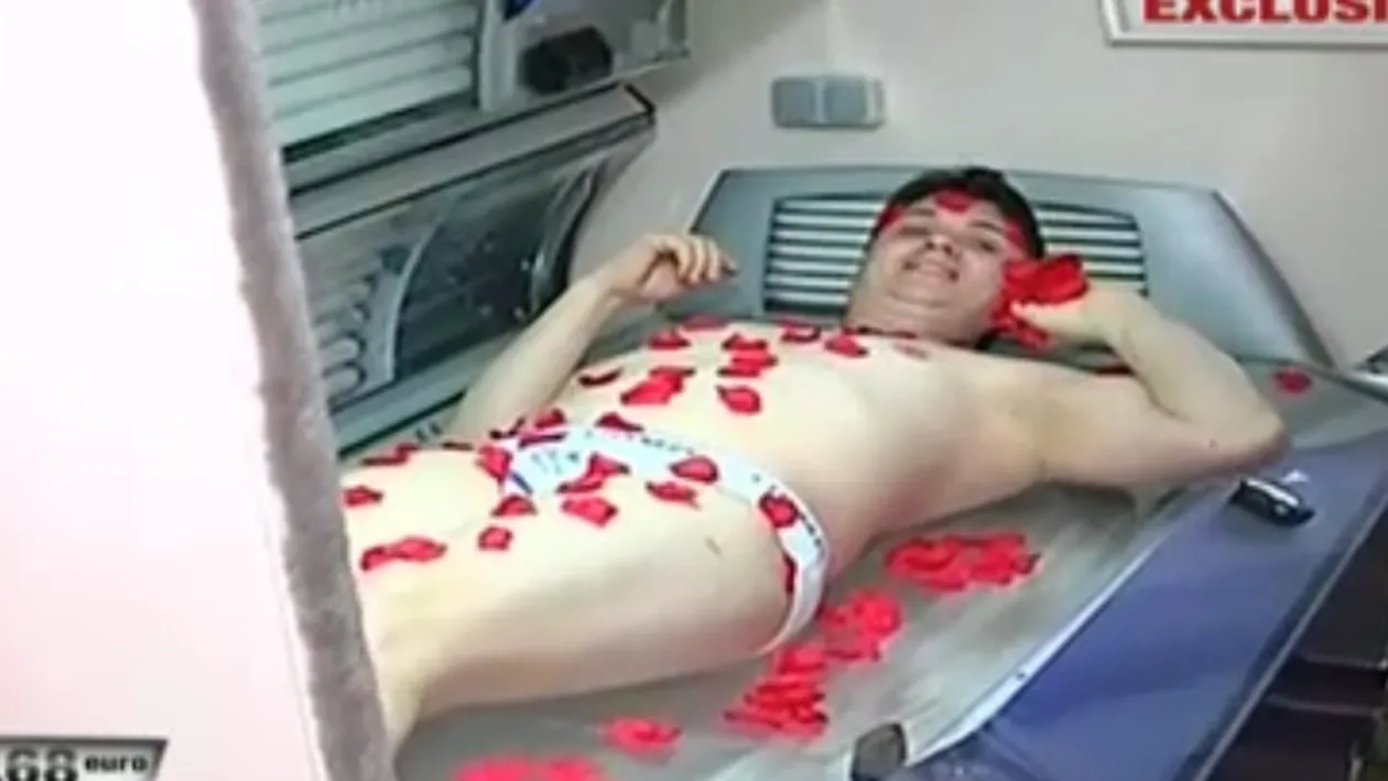 Imagini incendiare cu Cristi din Banat! Nu o sa iti vina sa crezi cum merge regele kitsch-ului in club!