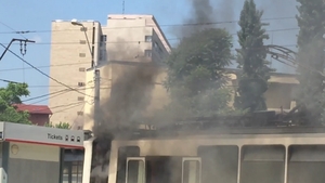 Incendiu grav în București. Un tramvai a luat foc în intersecție la Dristor