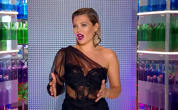 Gina Pistol, cu totul în vedere aseară la Chefi la Cuțite de la Antena 1! Detaliul intim observat de telespectatori