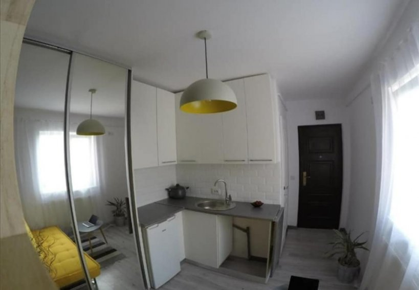 Garsoniera din Galați, „sora” garsonierei de 11 metri din Cluj. Cât cere proprietarul?