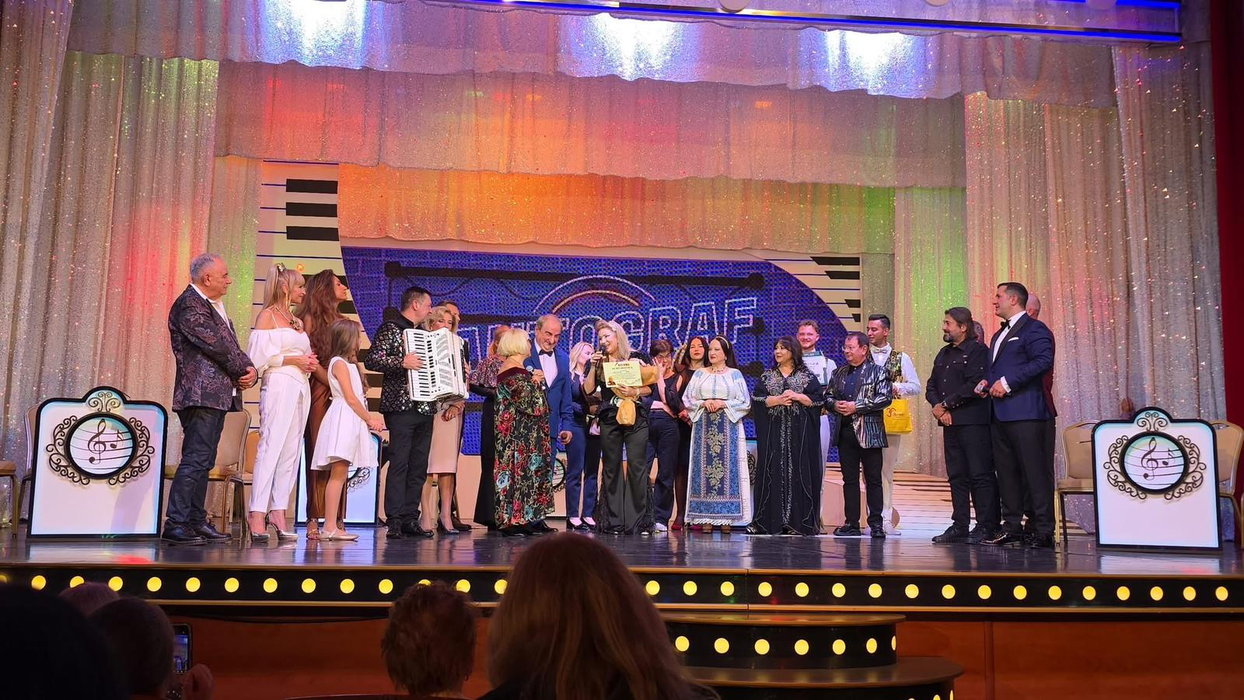 Artiști de renume au urcat pe scenă, alături de Mirabela Dauer, la Teatrul Constantin Tănase. sursă - social media