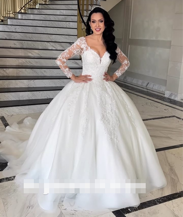 Bianca a purtat mai multe rochii de mireasă / (sursă: Instagram)