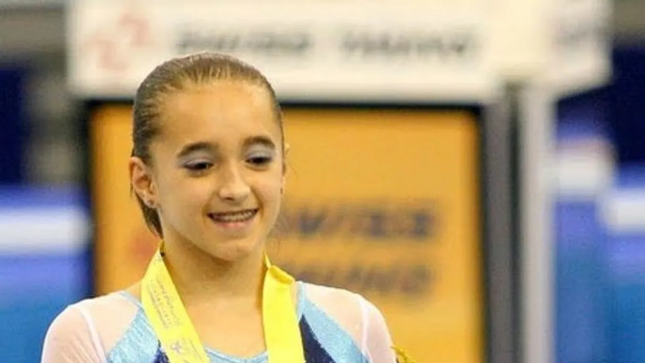 De la gimnasta timida, la domnisoara sexy! Uite cum arata acum Larisa Iordache!