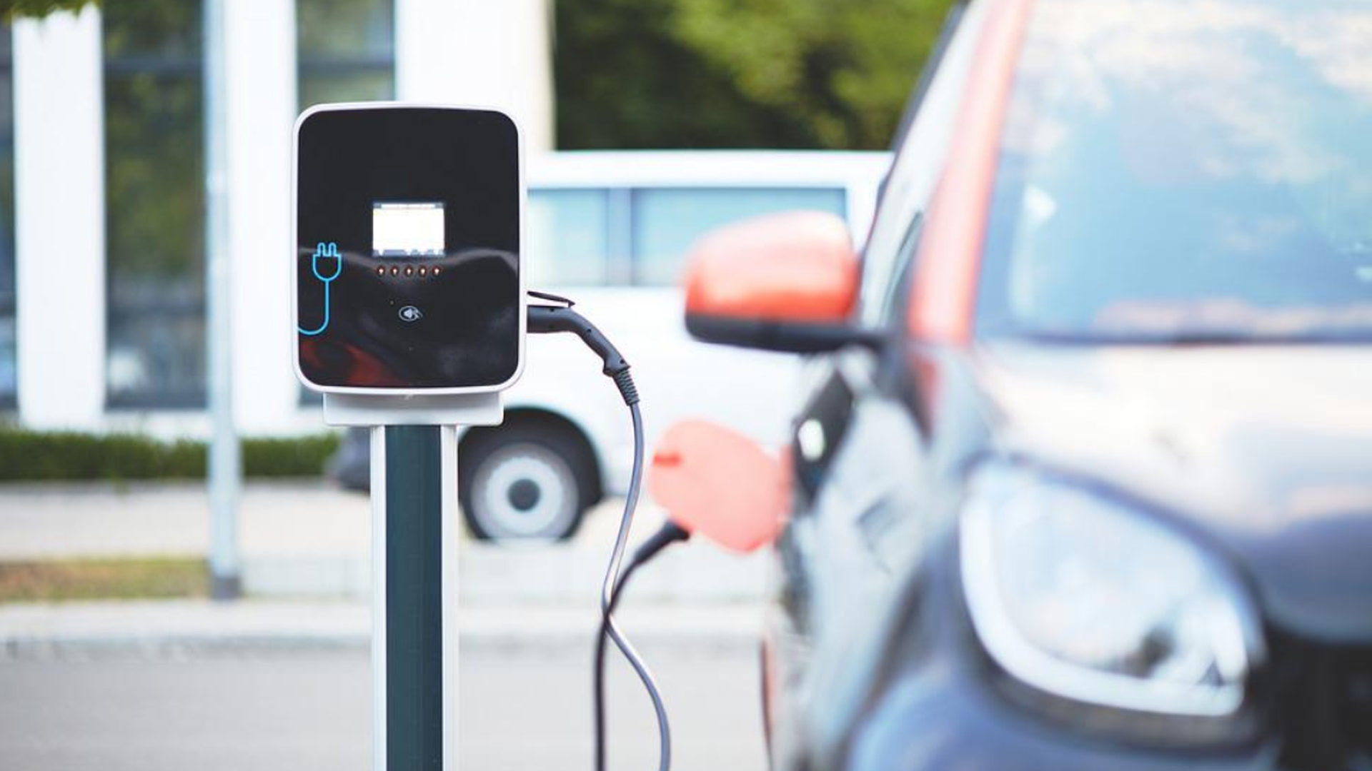 Mașină electrică concepută în România. Când ar putea circula pe străzile din țară?