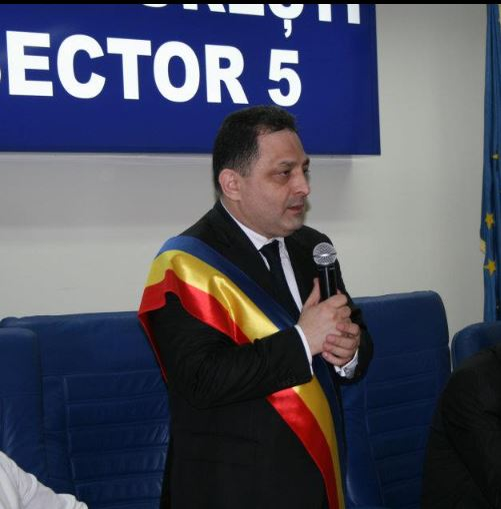 Vanghelie a ajuns direct la urgențe! Clipe terifiante pentru fostul primar al Sectorului 5! Fratele lui a chemat imediat ambulanța! Ce i s-a întâmplat la ora 7 dimineața
