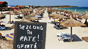 Stațiunea în care prețul unui șezlong a ajuns cât o noapte de cazare în Costinești. "Oamenii au devenit lacomi"