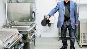 Mitica Dragomir, de la DNA in inspectie la noul sau restaurant: "O sa am cel mai bun meniu"
