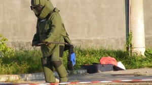 Alerta cu bomba langa casa lui Catalin Botezatu! O femeie a fost amenintata ca i se va arunca masina in aer!