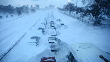 Autorităţile au decis închiderea autostrăzii A3 Bucureşti - Ploieşti din cauza viscolului