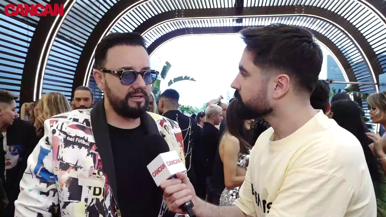 Cătălin Măruță: "Prima dată am zis «David, sută la sută crezi că pot să port asta?!», mi-a zis da și atunci a fost atât de convingător încât am zis și eu da și îmi plac foarte tare!" (Foto: captură video)