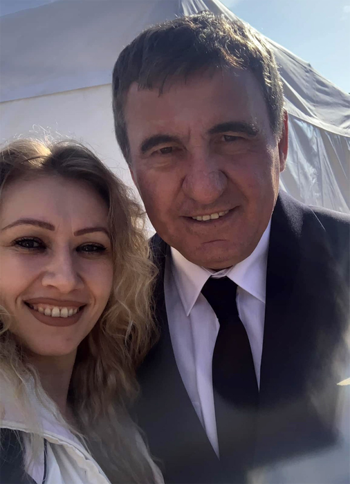 Fosta concurentă de la Antena 1 s-a fotografiat alături de Hagi / sursă foto: Facebook