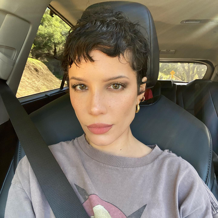Halsey (Foto: Facebook)