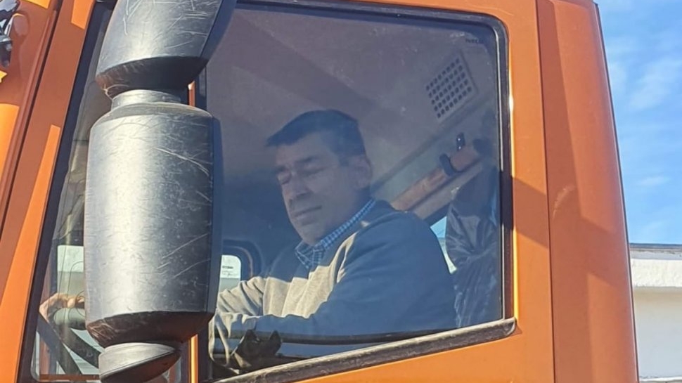 A salvat o viață, dar a pierdut-o pe a sa! Ce le-a spus colegilor Dumitru, bărbatul care a murit după ce a lucrat 40 de ore fără oprire pentru a deszăpezi drumurile