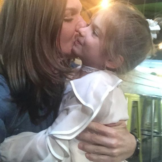 Cum a apărut Simona Halep la turta nepoatei sale! Incredibil ce a ales micuţa de pe tavă! Toţi s-au minunat