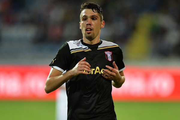 Super transfer pentru FCSB! A semnat pe doi ani