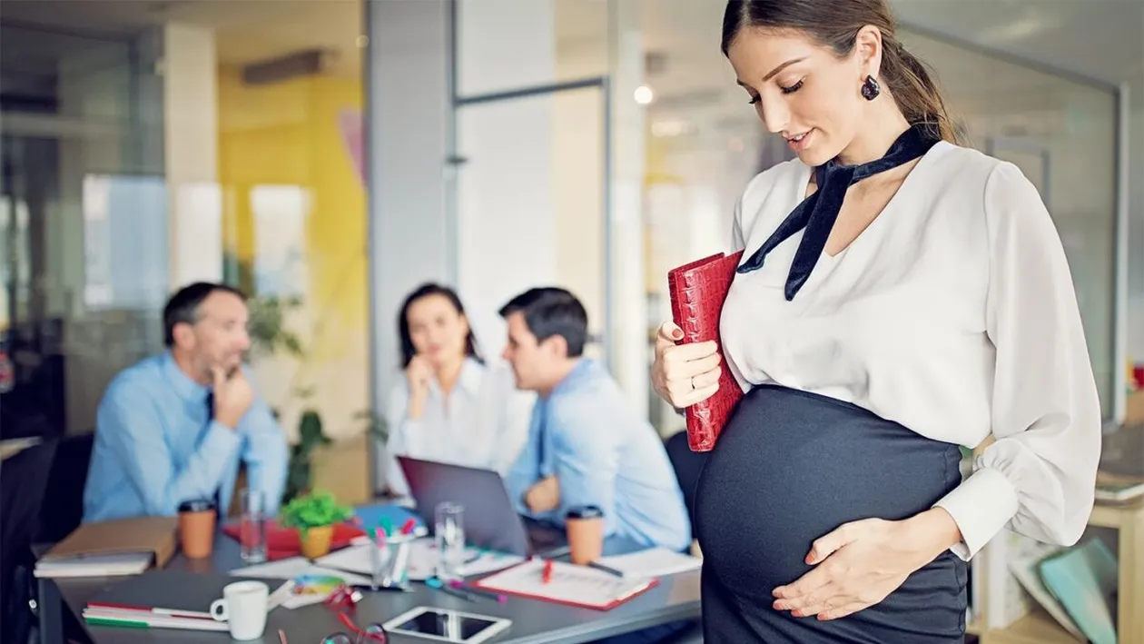 Când trebuie să anunți la job că ești însărcinată. Care este termenul limită, potrivit legii din România