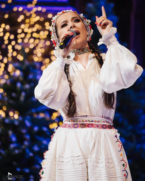 Vlăduța Lupău, o îndrăgită solistă de muzică populară