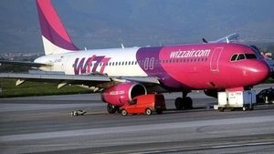 Un avion s-a întors la sol, după ce a lovit o pasăre la decolare, pe Otopeni