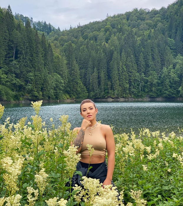 Nicoleta Nucă și-a făcut un nou tatuaj după ce “s-a tunat”! Ce și-a desenat cântăreața pe trup