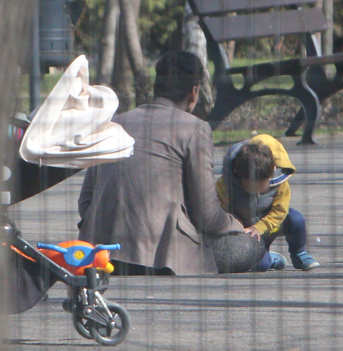 Juratul de la ”Voce” credea că paparazzii nu sunt pe fază, dar…L-am pozat pe Tudor Chirilă tolănit pe o alee din parc!