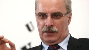 Un portbagaj de cărniţă lux de la Vacamuu pentru DON BELLU! Boss-ul a avut nevoie de 3 oameni să-i care fripturicile