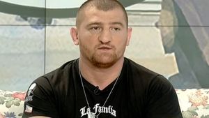 FOTO / Cătălin Moroşanu, prima apariţie la TV, după ce a petrecut în club alături de "bomba-talentată": "Da, mă duc să fac ravagii"