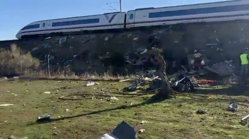 Tragedie de proporții în Spania! Cel puțin 46 de morți în urma ciocnirii a două trenuri de mare viteză