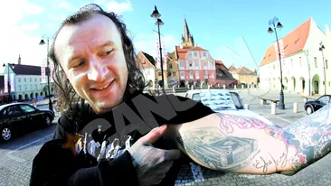 Din dragoste pentru bijuteria sa pe patru roti, sibianul Ovidiu Popartan si-a pictat masina pe piele! Si-a tatuat un Mercedes pe brat