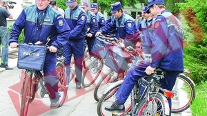 Politistii cu biciclete, verificati de sefii IPJ Mehedinti