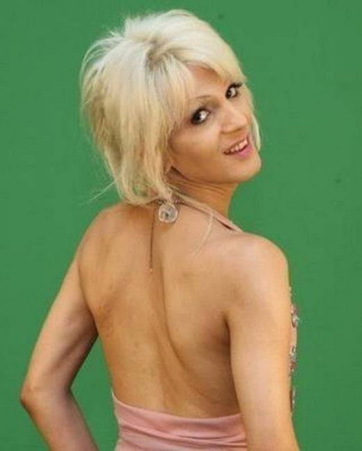 Transsexualul Naomi și-a pus silicoane. În așteptarea audițiilor pentru Britain’s Got Talent, a început să ia lecții de canto