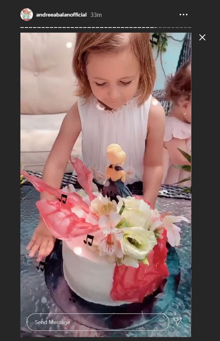 Andreea Bălan, răsfățată cu multe surprize de ziua ei! A publicat o poză de album cu bărbatul care ocupă un loc special în inima sa: