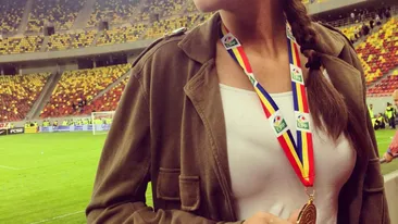 E plina de pulpa! N- a fost la petrecerea stelistilor, insa EA e campioana! Poze INCENDIARE cu cea mai sexy femeie de la Steaua!