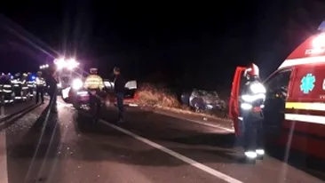 VIDEO / Accident grav la Buziaș! Mașinile s-au făcut praf, o fetiță a murit, iar...