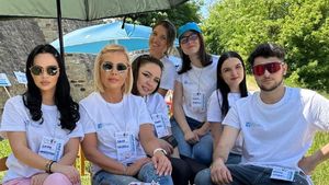 Dana Voiculescu s-a aflat în mijlocul copiilor prezenți de 1 Iunie la Muzeul Național al Bucovinei