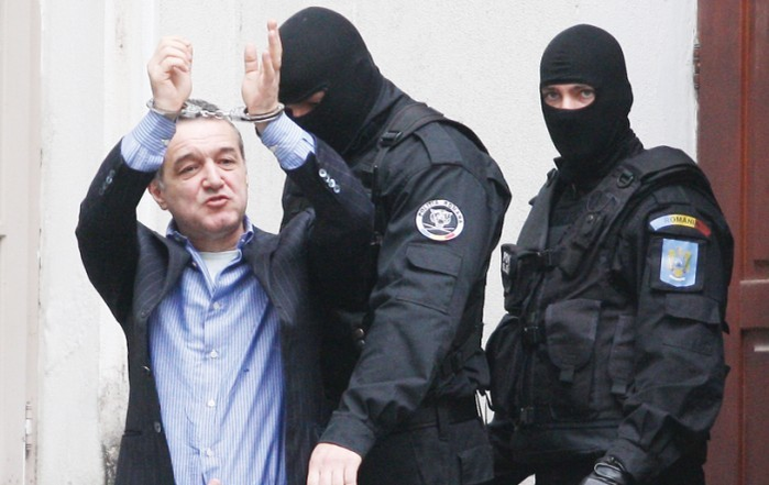 Afecţiunea lui Becali s-a agravat în timpul petrecut la închisoare.