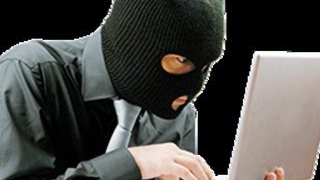 I-a vandalizat casa de pe Facebook