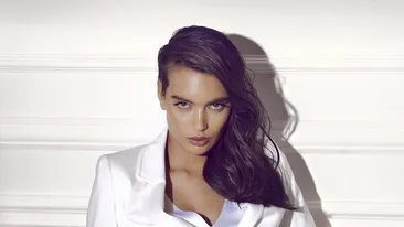 După ce a defilat pe cele mai selecte podiumuri, o tânără din România a fost inclusă în topul celor mai promiţătoare manechine!