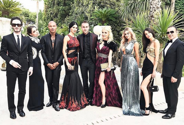Andreea Sasu şi Philipp Plein, pe covorul roşu de la amfAR, Cannes