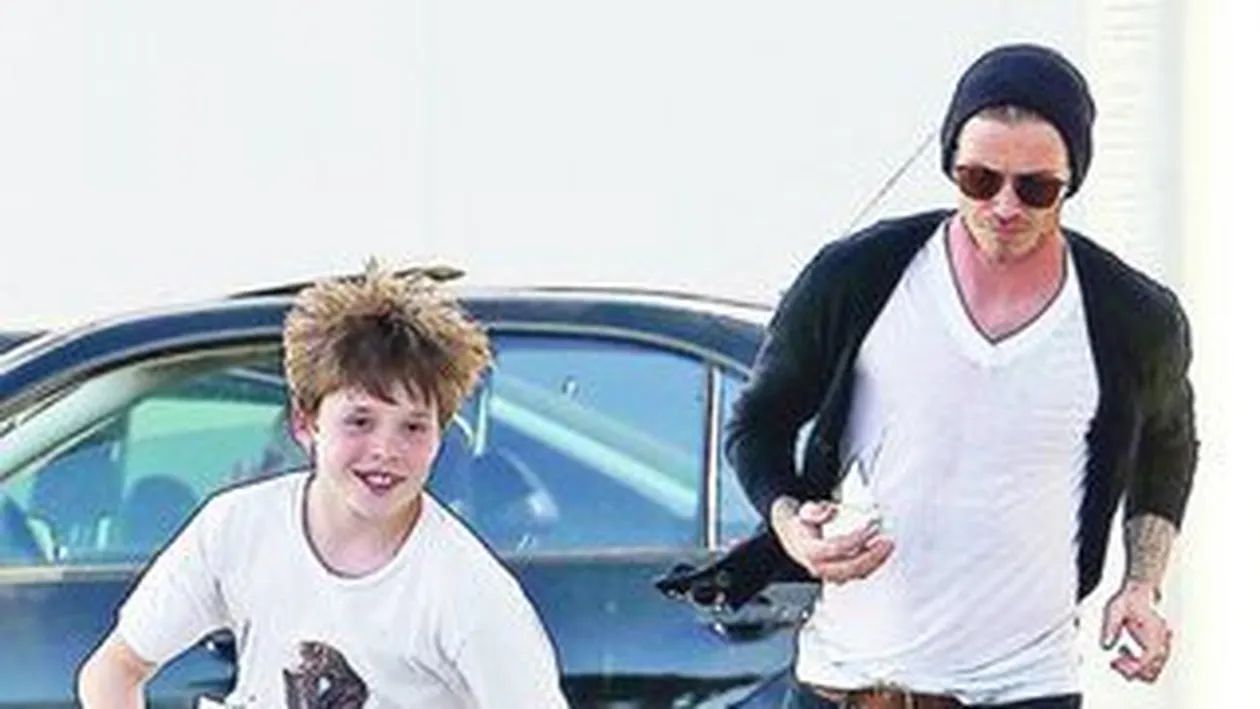 Victoria Beckham isi pune barbatii pe fuga Faceti loc, faceti loc, mami vrea inghetata!